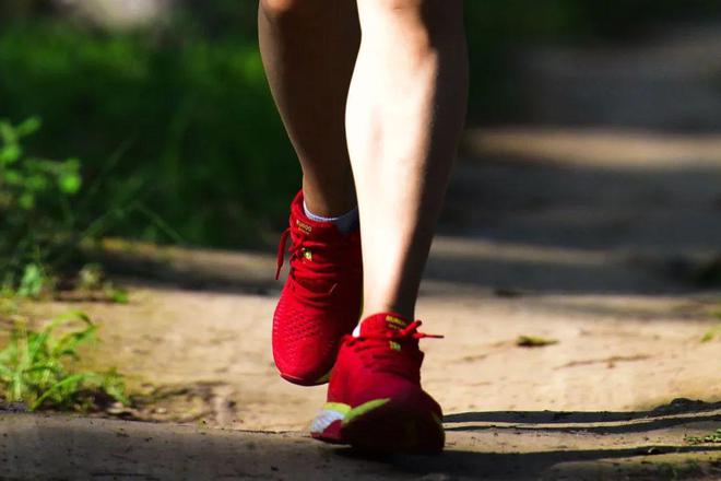 竞博APP下载注册：【健康】每天走路锻炼的人身体发生的变化大大出乎意料！(图1)